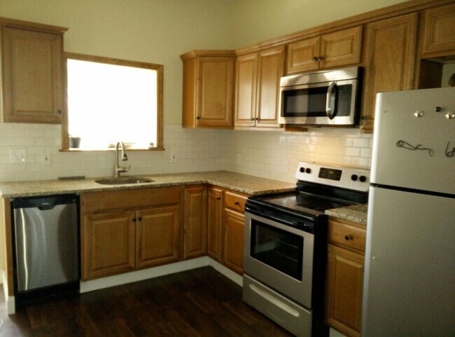 Building Photo - 415 S Atlantic Ave Unit Apt 1