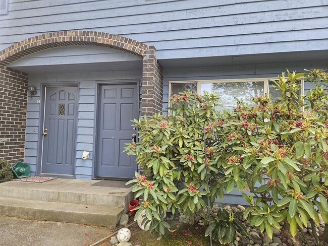 Photo - Remodeled 2/1.5 Townhome in a Quiet Fourplex Unit D