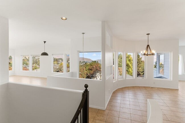 Photo - Beautiful 3 Bedroom 3 Bathroom Home With Stunning Views