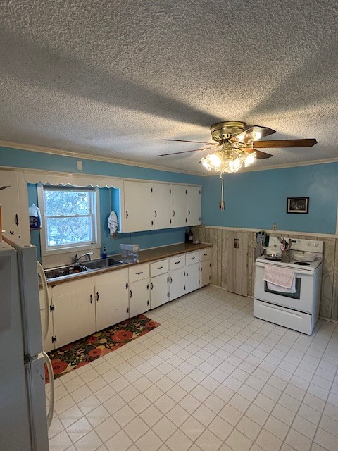 Building Photo - 11 Audet St Unit A Upstairs