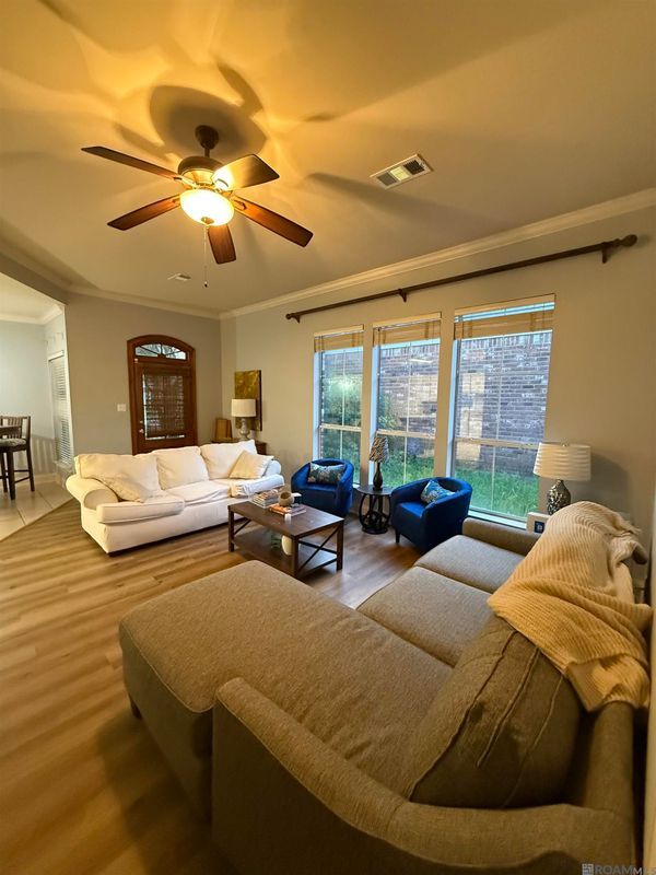 Photo - 5545 Ducros Dr