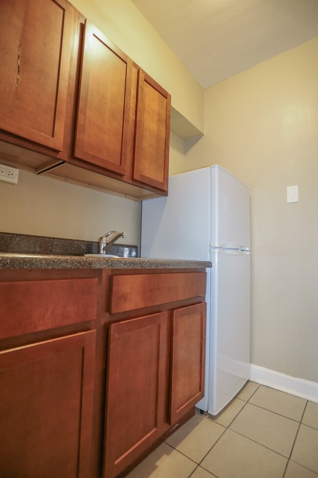 1061 W Rosemont Ave Unit 415