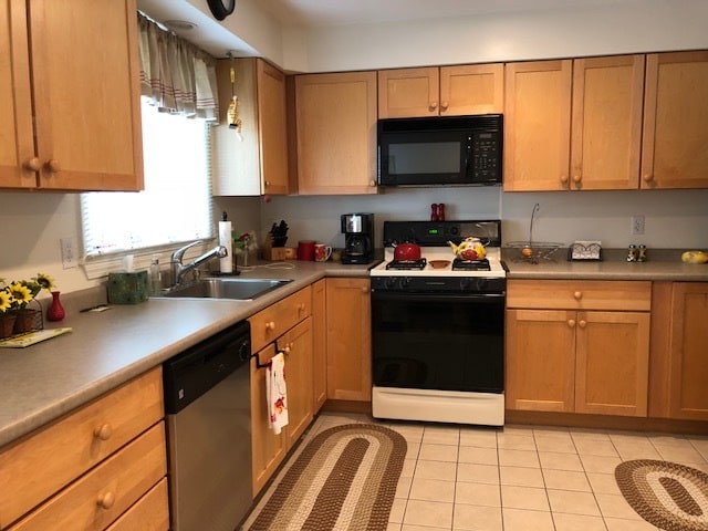 Photo - 86 Chapel St Townhome
