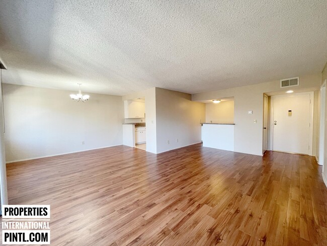 Photo - 350 S Oakland Apartamentos