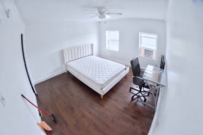 Photo - 3300 Chestnut Ave