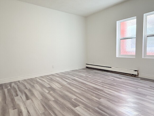 Photo - 581 Pierre Ave Unit 4