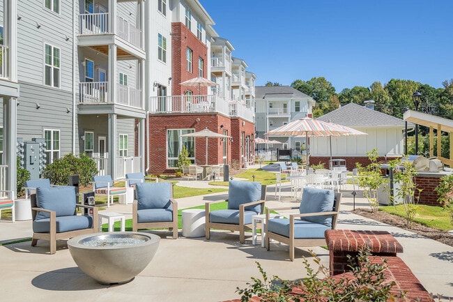 Outdoor Dining and Firepit - Arden at Huntersville | 55+ Active Adult