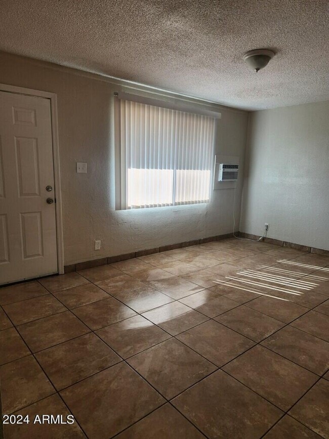 Photo - 2139 W Glenrosa Ave Unit Apt 2