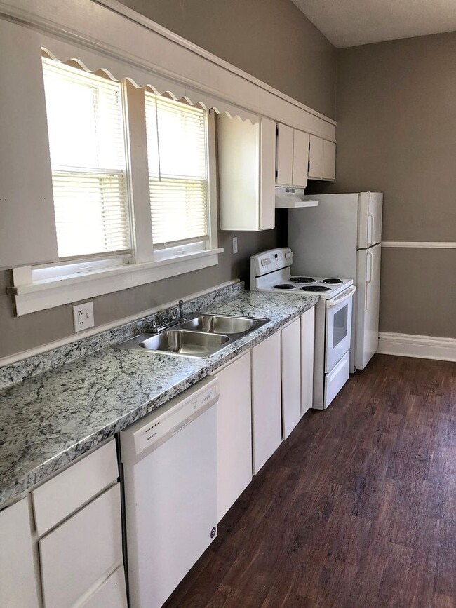 Photo - Now Available!! 1 Bed, 1 Bath House - BONUS ROOM!!