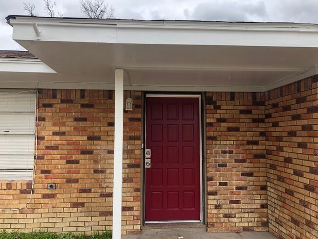 Building Photo - 503 Willow Ave