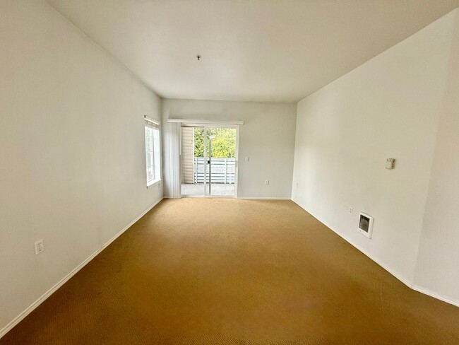 Photo - Bokara By The Lake Condo - Renton Unit G236