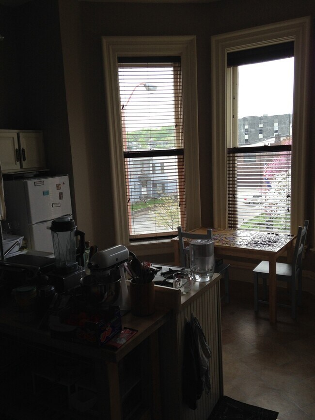 Photo - Historic upstairs 1 Bedroom 1 Bath apt Unit 622 - 3