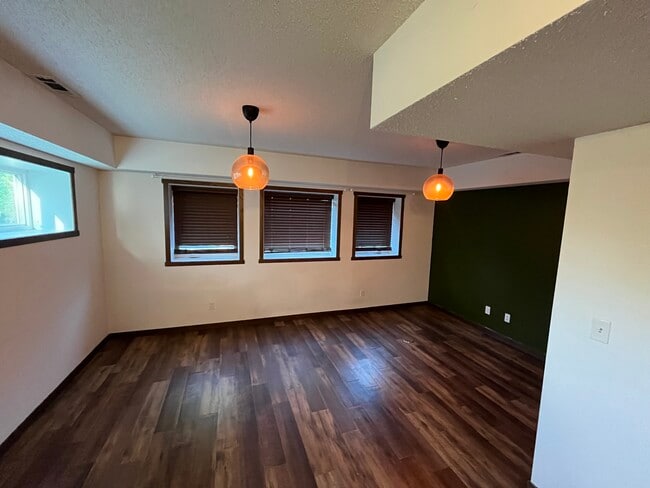 Photo - 3627 Emerson Ave N Unidad Lower