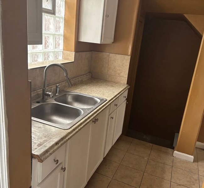 Photo - 3 bedroom bungalow~~