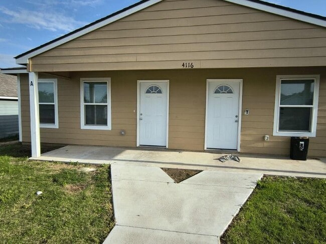 Building Photo - 4116 W 56th Pl