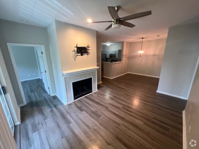 Building Photo - Live at Long Grove Unit 1127 Rental