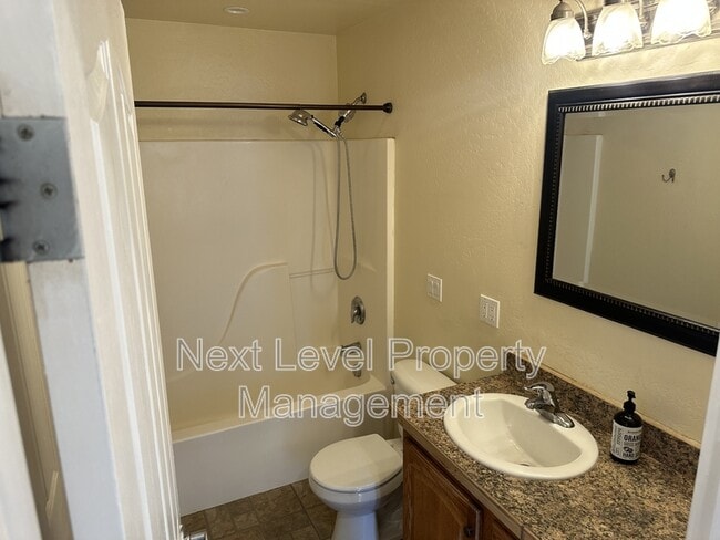 Photo - 626 1/2 7th Ave W - 1