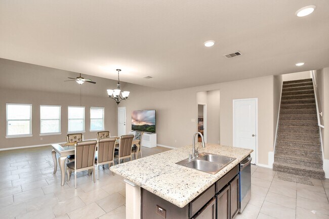 Photo - 719 Longstreet Dr