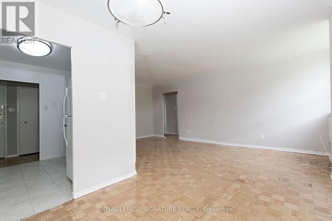 Photo - 525 Eglinton Ave E Unit 804