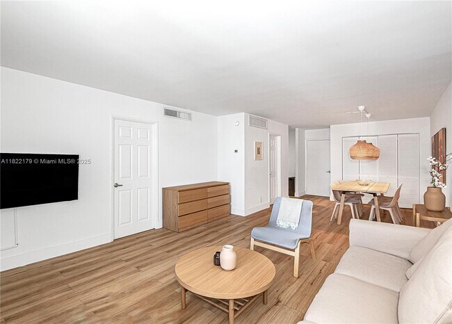 Photo - 6770 Indian Creek Dr Unidad 10A Rental