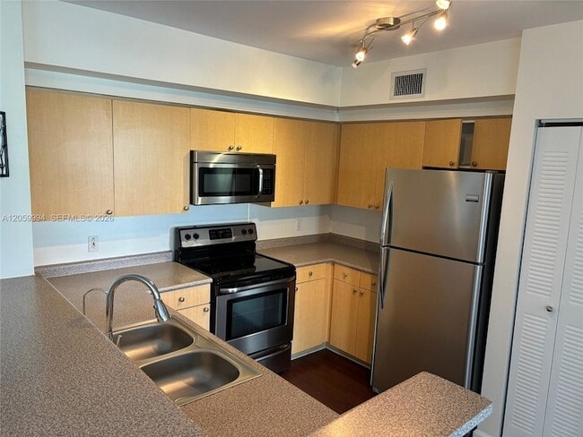 Photo - 1919 Van Buren St Unidad 414