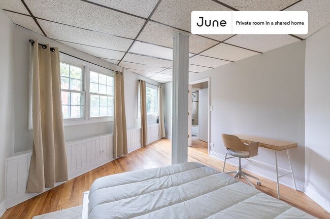 Photo - Room in Shared 4 bed/2 bath home Unit D