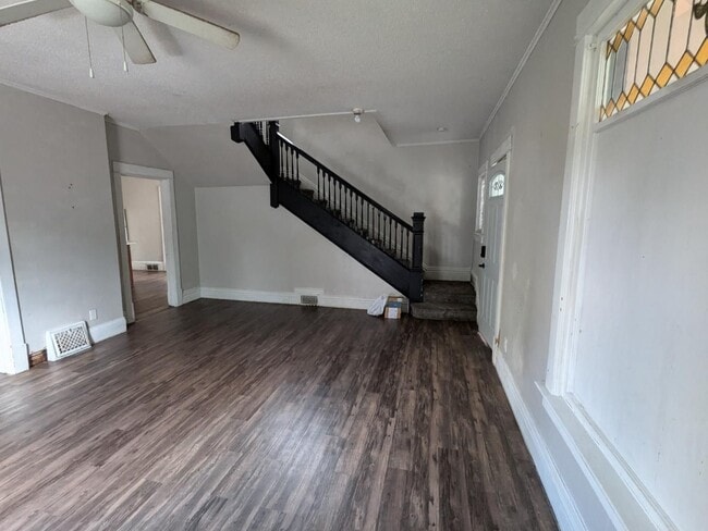 Photo - Ward 42 - 7th Ave Duplex Unit 101 7th Ave SE