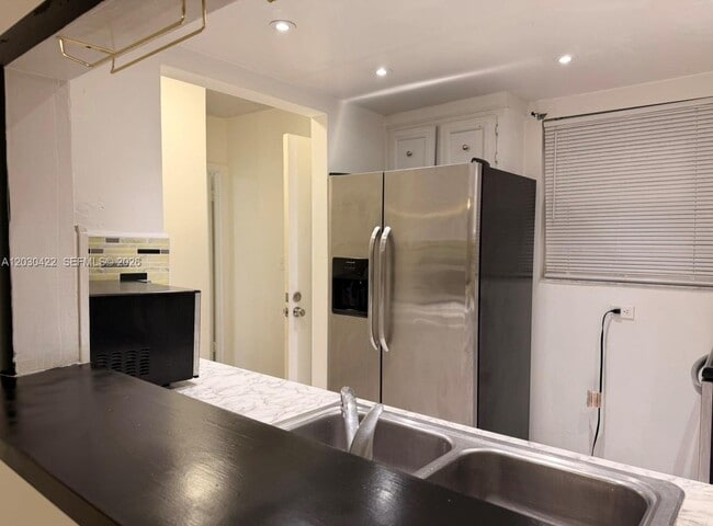 Photo - 1035 W 77th St Unit 211