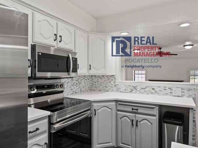 Photo - 5 Bedroom Home - University Area - Must See - Pet (dog) Negotiable