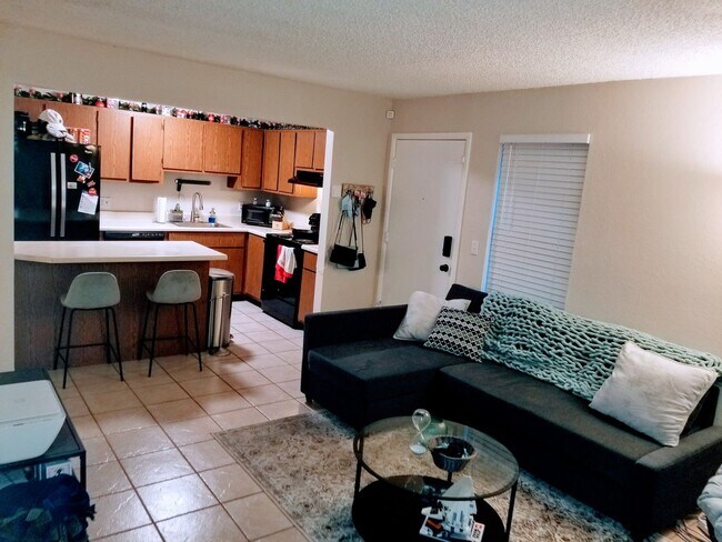Photo - 1 Bed, 1 Bath. Condo! Next to the Heart of NAU Campus!  - Students & Cats OK!! NO Dogs! Avail. Ma... Unidad 103