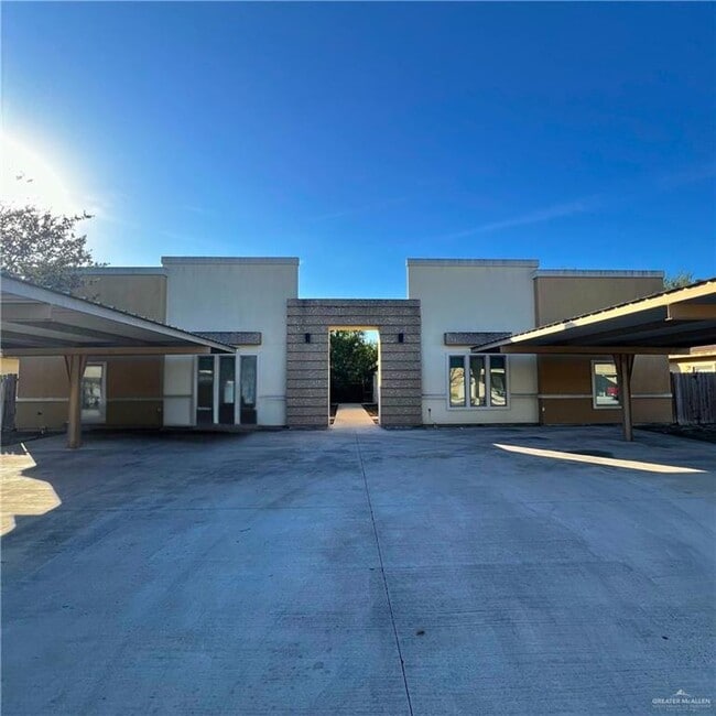 Building Photo - 5 Garden Ridge Dr Unit 4