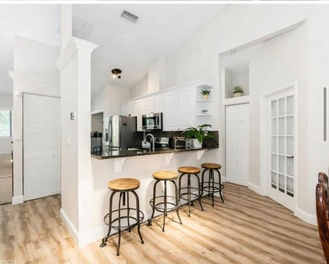 Photo - 805 Harbour Pointe Way Unit #805