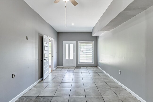 Building Photo - 6223 Lavender St Unit 1 Rental