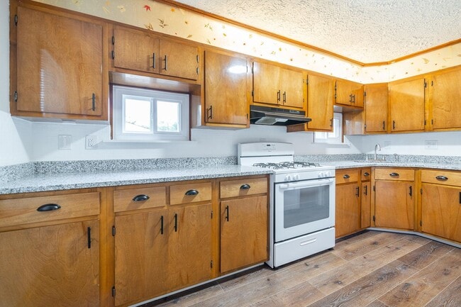 Photo - 1193 Carolyn Ave