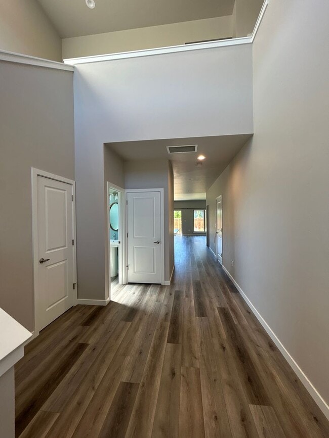 Photo - 2 Bedroom Townhouse in SW Redmond