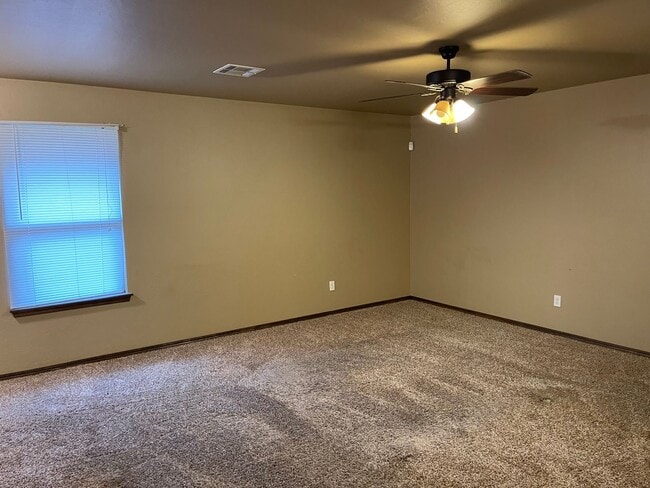 Photo - 3 bed room, 2 baths with a 2 car garage fo...