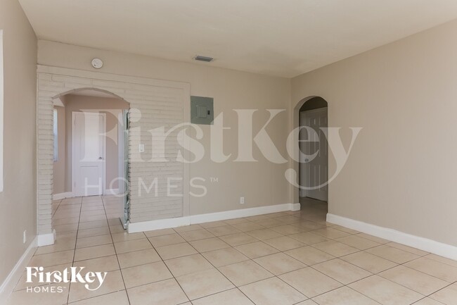 2621 Fletcher Ct