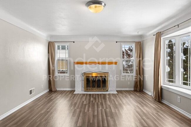 Photo - *MOVE IN SPECIAL * 1ST FULL MONTH FREE* Great 3-Bedroom Home IN The Garland District