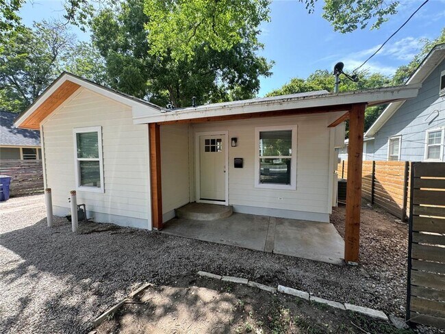 Photo - 3 X 2 Stand Alone Home Near UT!