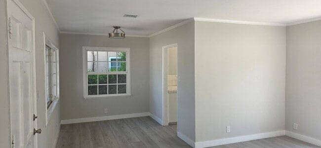 Photo - 17606 Bessemer St