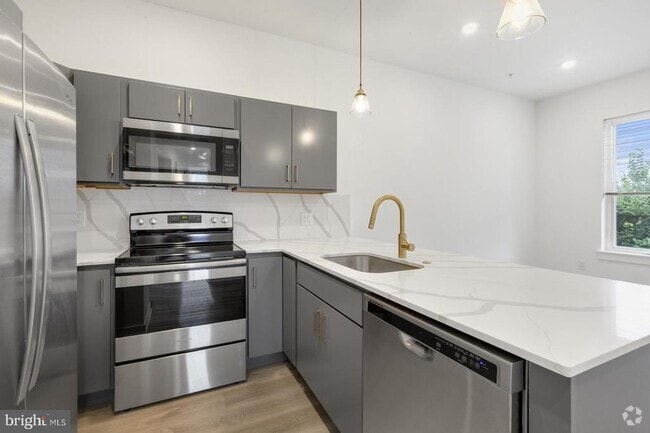 Building Photo - 2046 E Lehigh Ave Unit 5D Rental