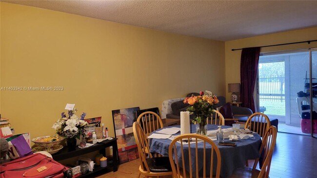 Photo - 950 Hillcrest Dr