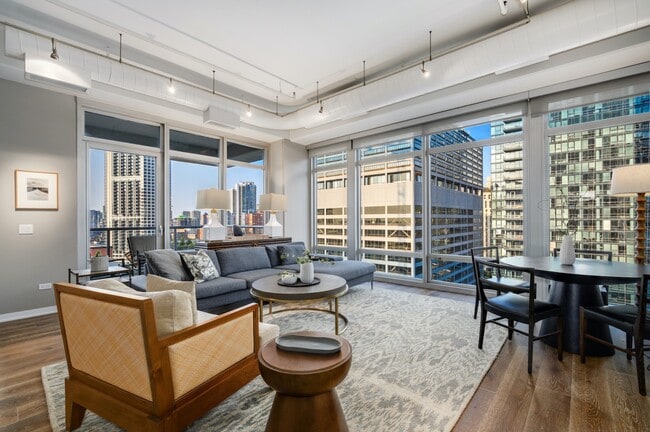 Photo - 29 N Morgan St Unit 1613