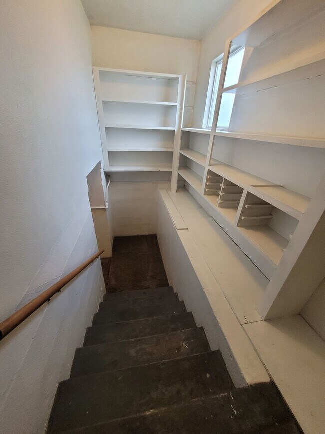 Photo - 116sixth Unit 116 W 6th Ave - B