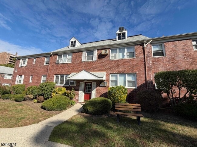 Building Photo - 245 Passaic Ave Unit B4