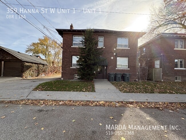 Photo - COZY BACHELOR NEAR DOWNTOWN WINDSOR + HYDRO & GAS Unit 1