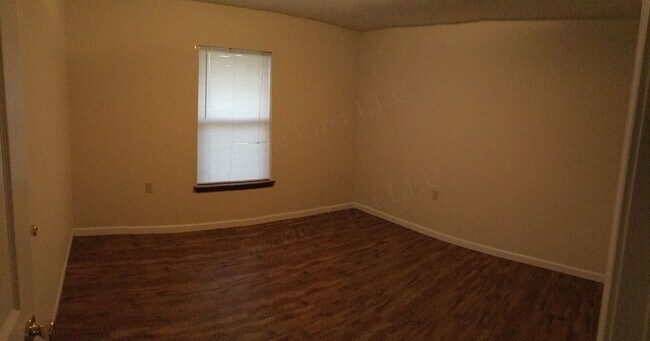 Photo - Greenfield Apartments Unit 10