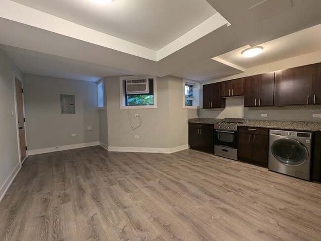 Photo - 703 W Brompton Ave Unit 3