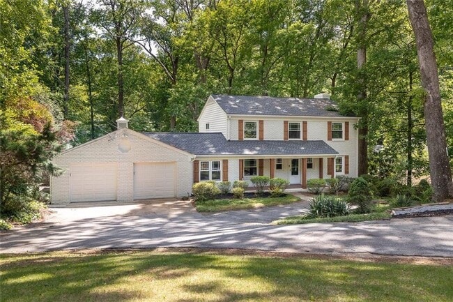 Building Photo - 445 Forest Hills Dr
