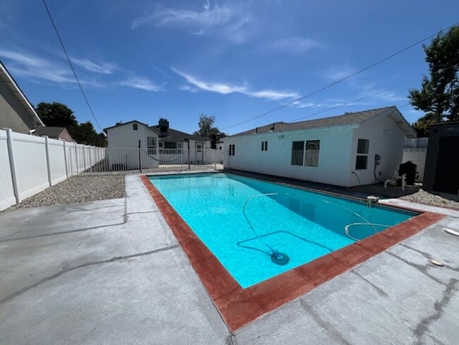 Photo - 14313-14315 Collins St. Unidad 14313